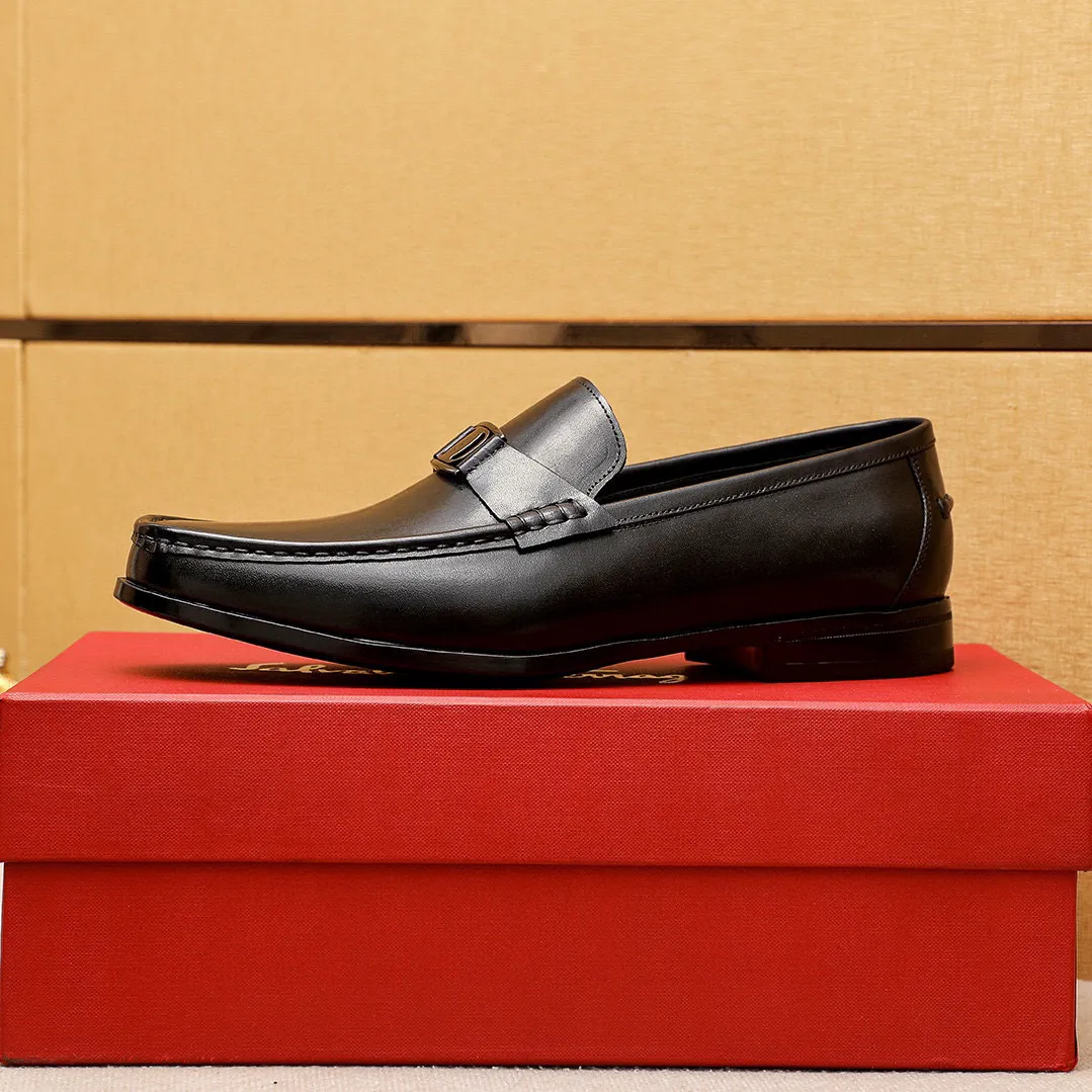 Men's shoes 💰460 💐 Product trademark: Ferragamo "Ferragamo" casual leather shoes Regular size: 38-44 (45.46🉑️customized) Product materials: Selected imported first-layer calfskin upper + luxury hardware buckle, imported water-dyed cowhide leather lining. Strong three-dimensional visual effect, original rubber outsole Color: 1⃣️color optional